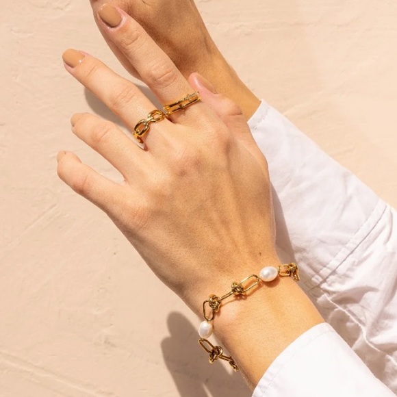 Pearl Chain Bracelet - Picture 2 of 3